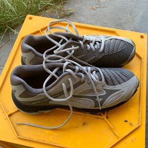 Mizuno lightning volleyball shoes